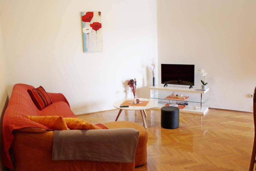 Apartment Matilda Макарска Экстерьер фото