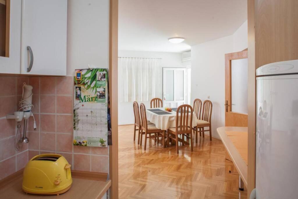Apartment Matilda Макарска Экстерьер фото